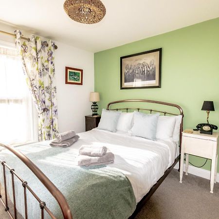Stylish 2 Bedrooms Cosy & Bright Cottage, Pet Friendly, Sleeps 5, Titchfield Village - Summer Special Offer!! - By Blue Puffin Stays מראה חיצוני תמונה