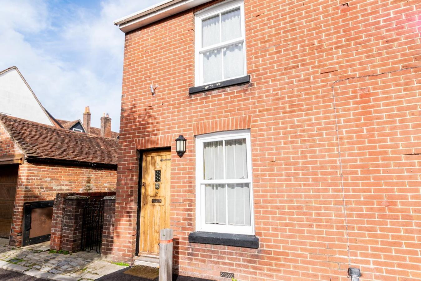 Stylish 2 Bedrooms Cosy & Bright Cottage, Pet Friendly, Sleeps 5, Titchfield Village - Summer Special Offer!! - By Blue Puffin Stays מראה חיצוני תמונה
