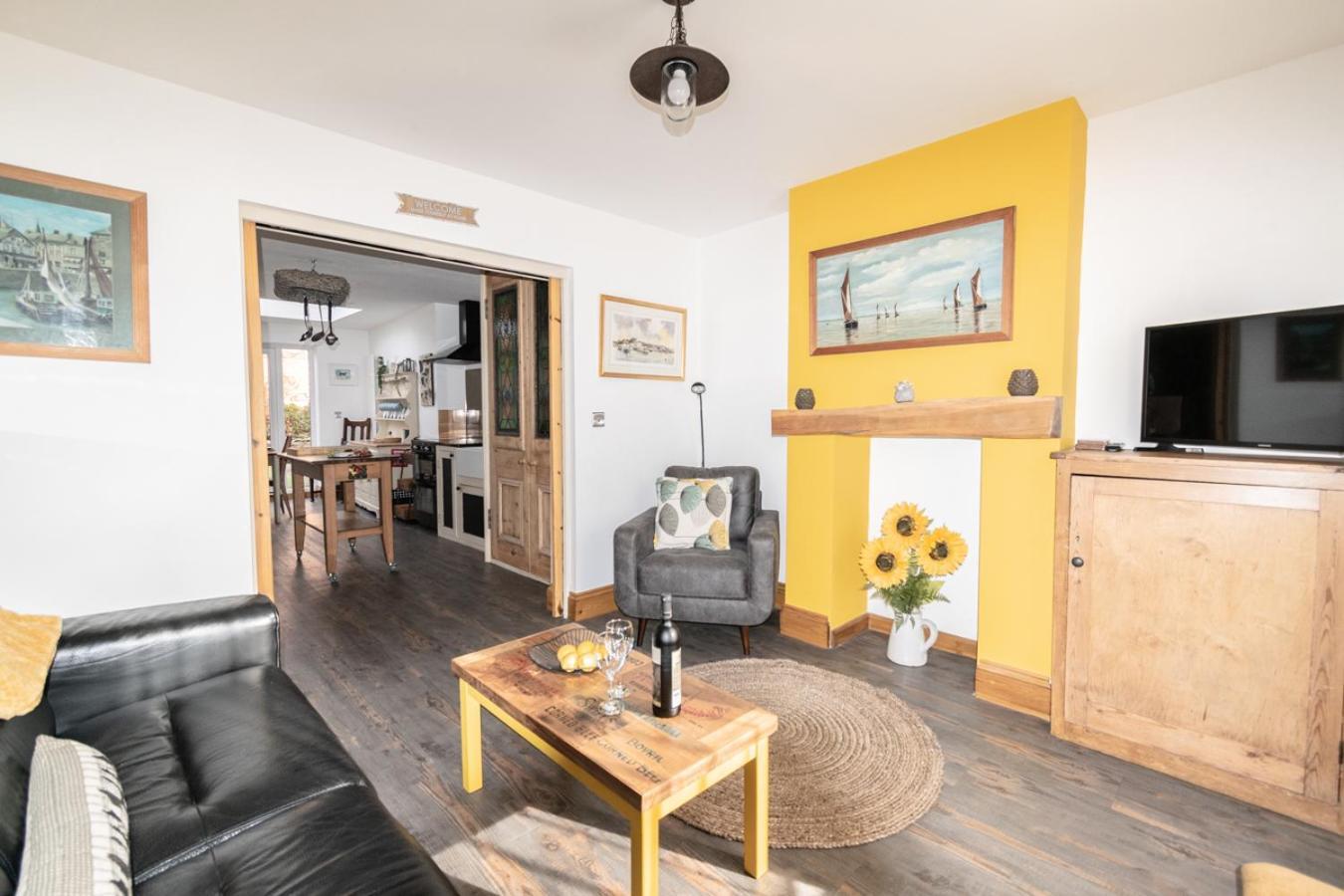 Stylish 2 Bedrooms Cosy & Bright Cottage, Pet Friendly, Sleeps 5, Titchfield Village - Summer Special Offer!! - By Blue Puffin Stays מראה חיצוני תמונה